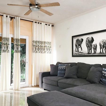 Central Upscale New Kingston Apt With Pool מראה חיצוני תמונה