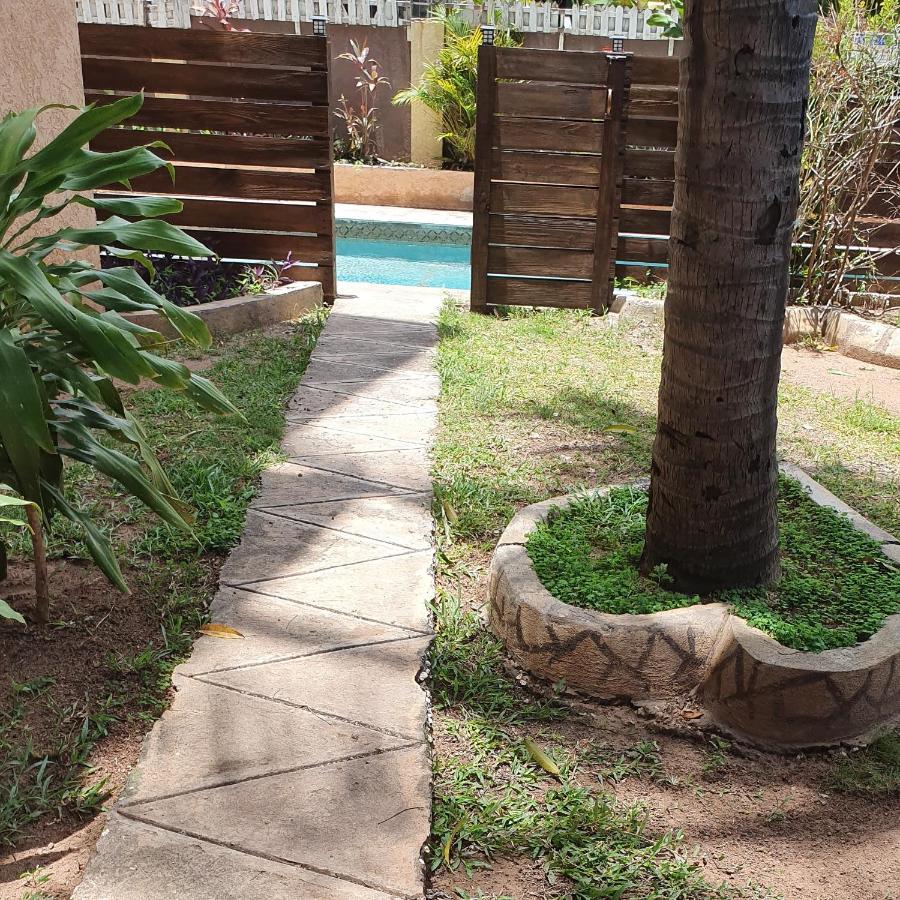 Central Upscale New Kingston Apt With Pool מראה חיצוני תמונה