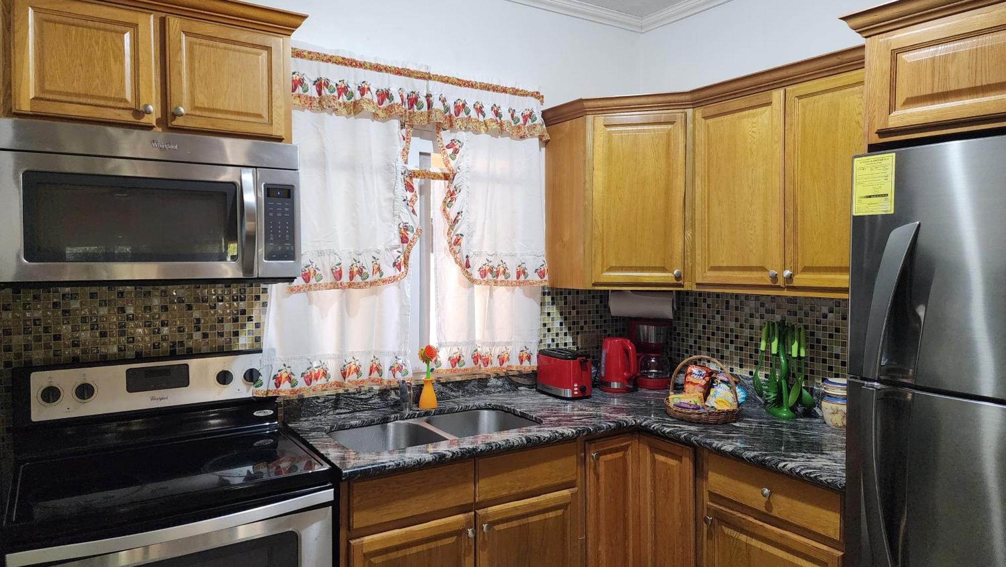 Central Upscale New Kingston Apt With Pool מראה חיצוני תמונה